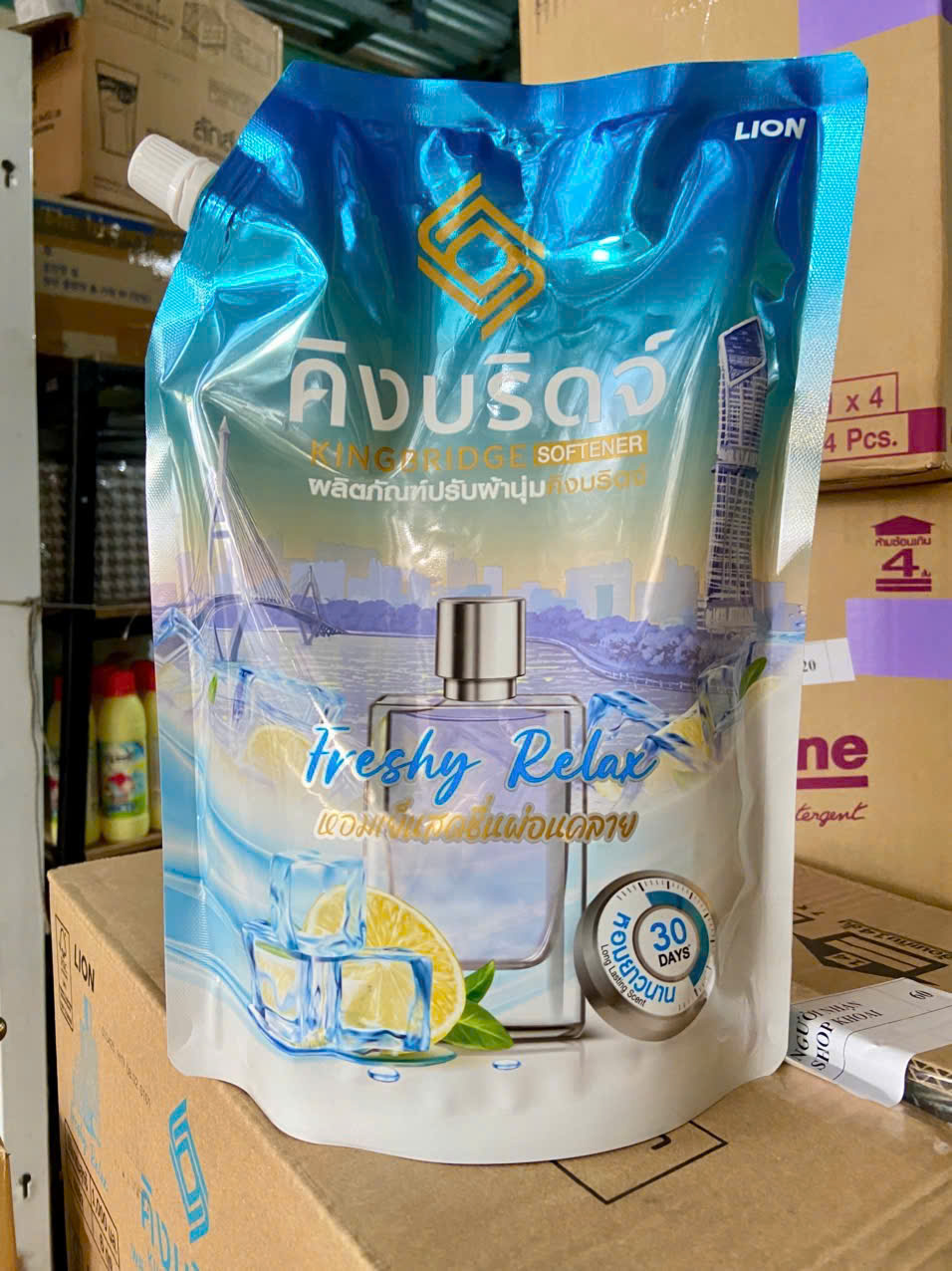 Túi nước xả Kingbridge đậm đặc thơm lâu Xanh 1000ml - Ảnh 2